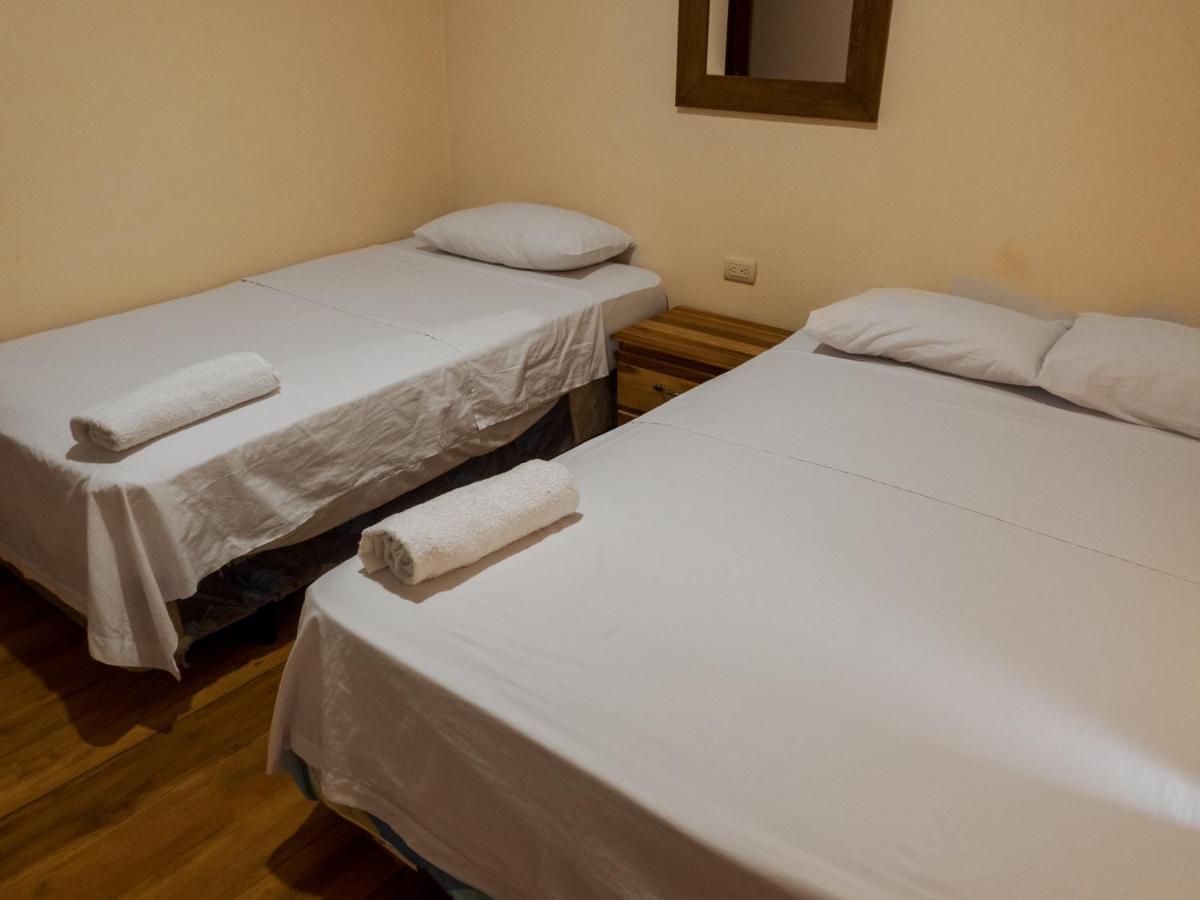 Hostal Tortuga Dorada Puerto López Eksteriør bilde
