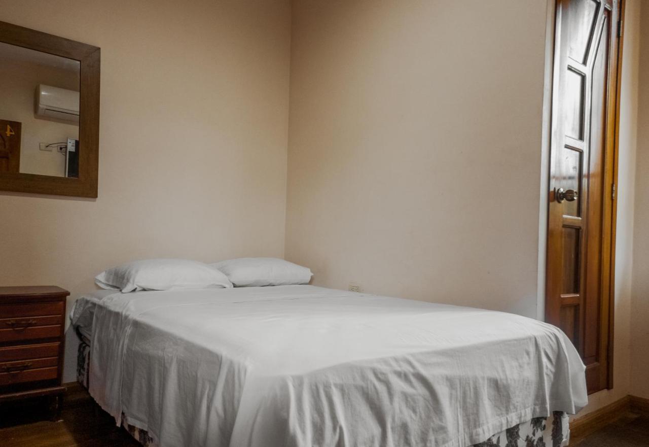 Hostal Tortuga Dorada Puerto López Eksteriør bilde