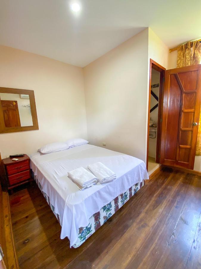 Hostal Tortuga Dorada Puerto López Eksteriør bilde