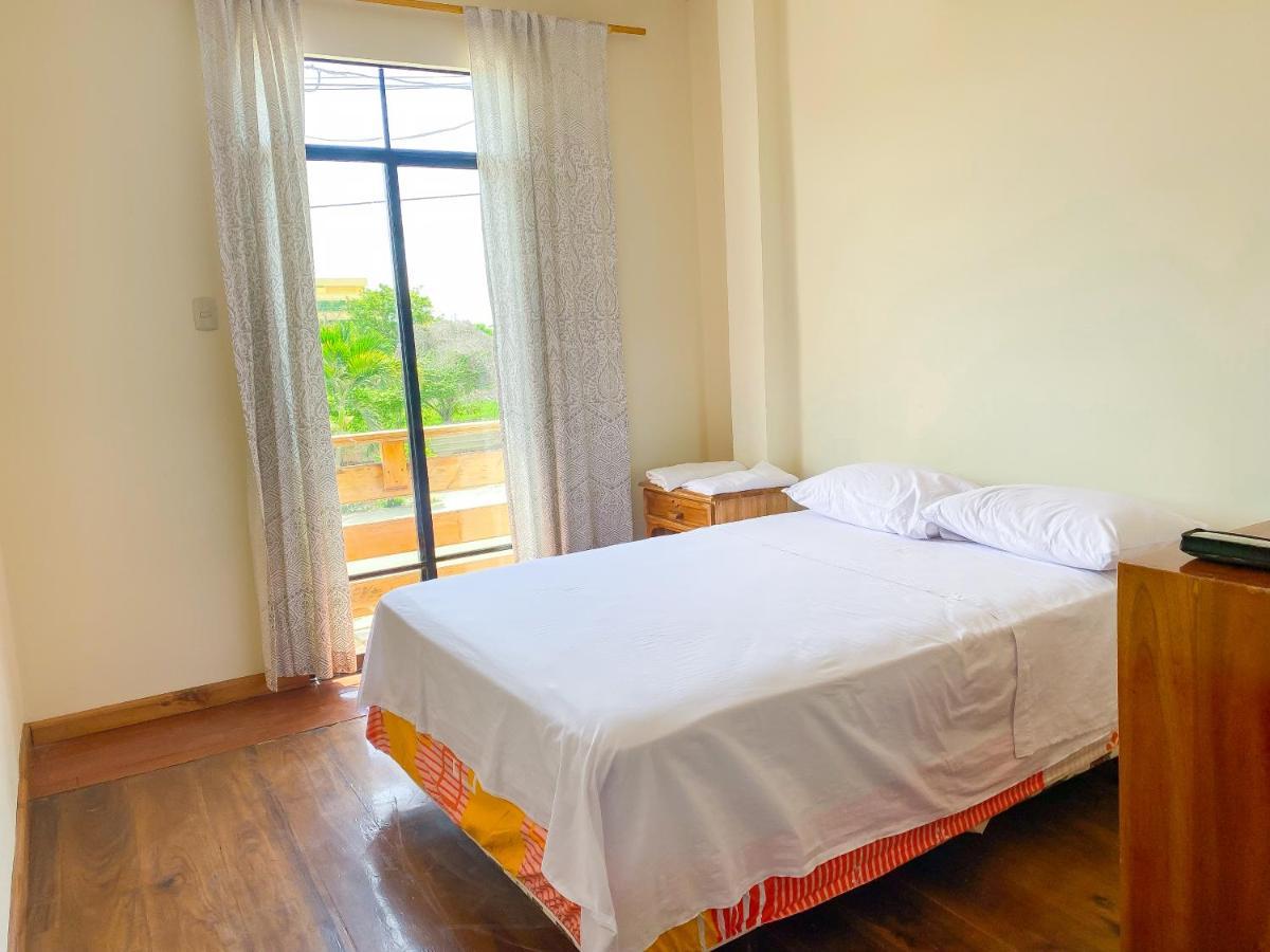 Hostal Tortuga Dorada Puerto López Eksteriør bilde