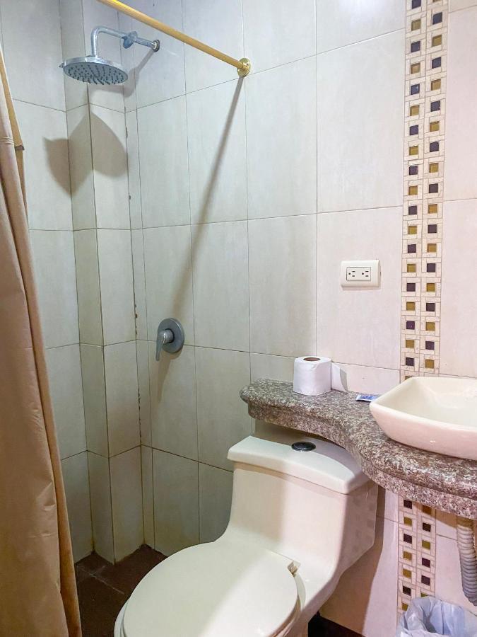 Hostal Tortuga Dorada Puerto López Eksteriør bilde